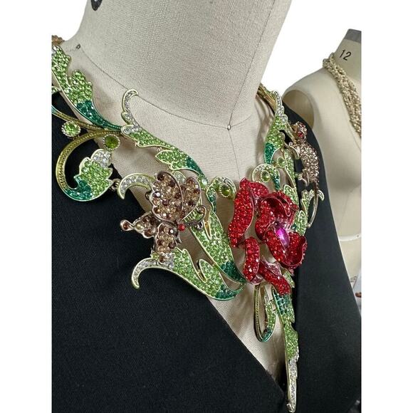 Stunning Runway Crystal Rose Necklace Lizard Butterfly Maybe Natasha - Picture 2 of 11